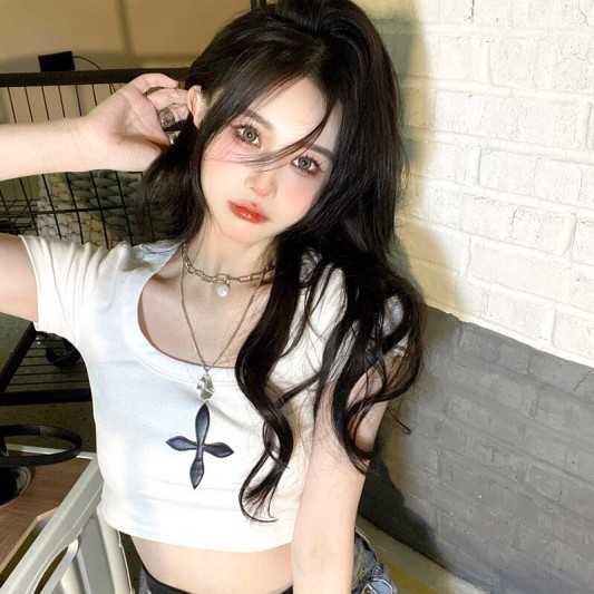 【预购】方领露脐修身上衣